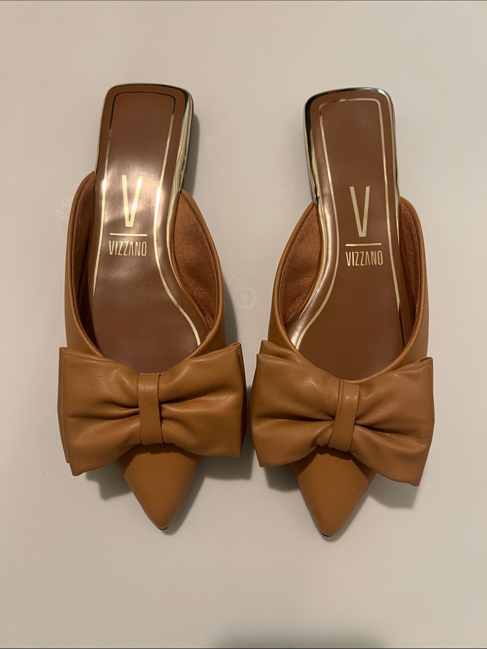 EUC Vizzano Deon Tan/Nude Slip on Flats / Mules - Size 6